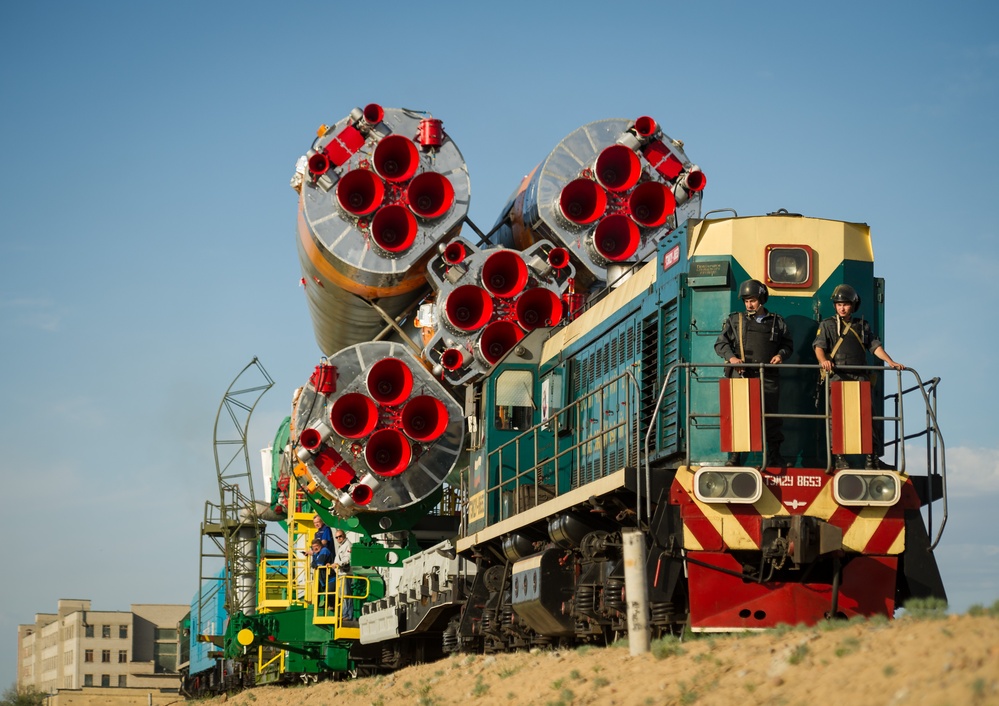 Expedition 31 Soyuz Rocket Rollout (201205130006HQ)
