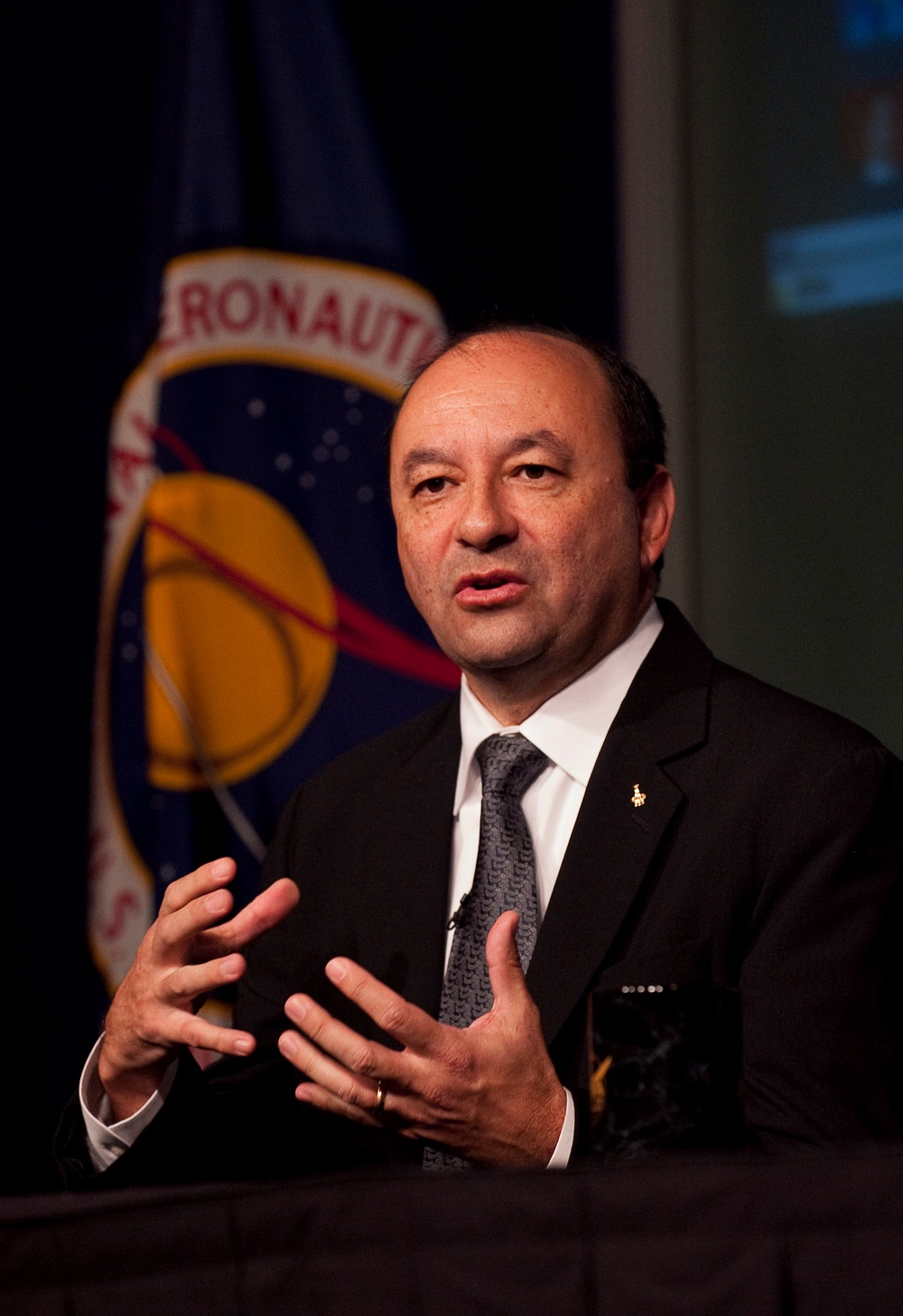 STS-127 Tweetup (200909240010HQ)