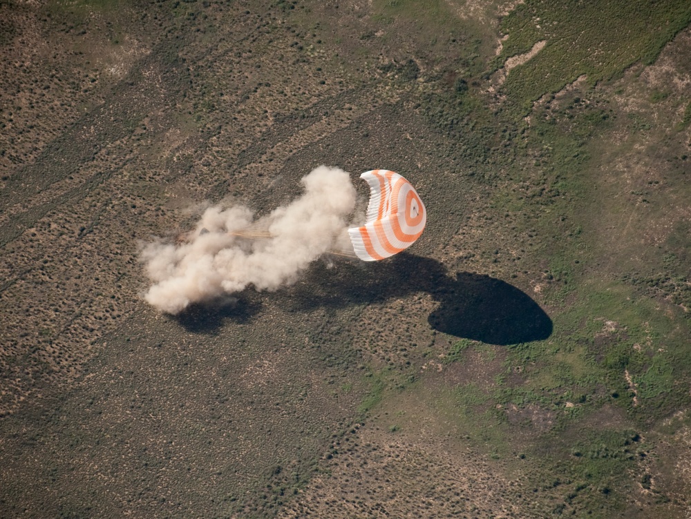 Soyuz TMA-17 Lands (201006020013HQ)