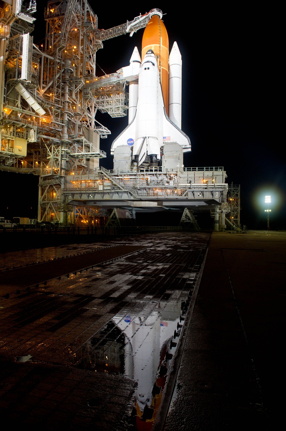 Space Shuttle Endeavour STS-134 (201104290002HQ)