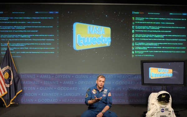 NASA Tweetup with TJ Creamer (201007290005HQ)