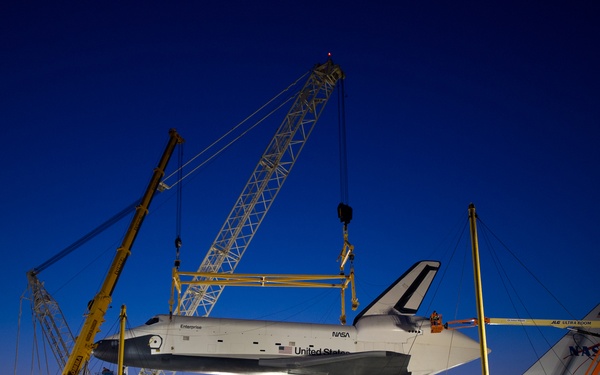 Shuttle Enterprise Is Mated On SCA (201204200001HQ)