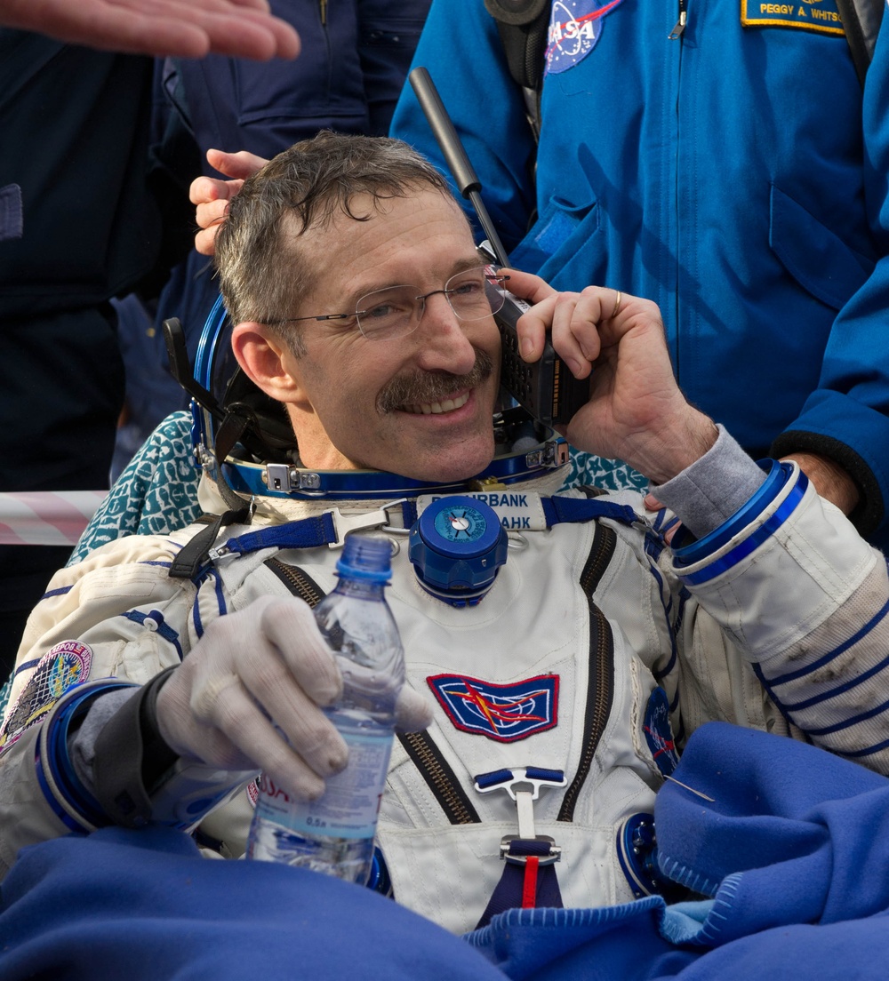 Expedition 30 Landing (201204270013HQ)