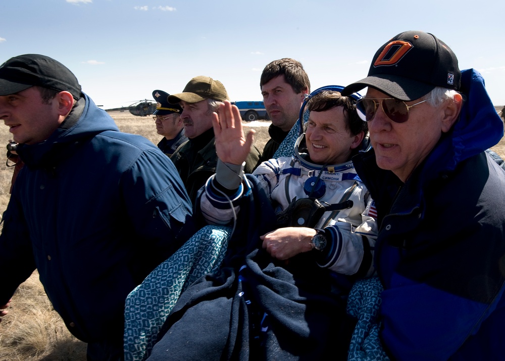 Expedition 18 Lands (200904080026HQ)