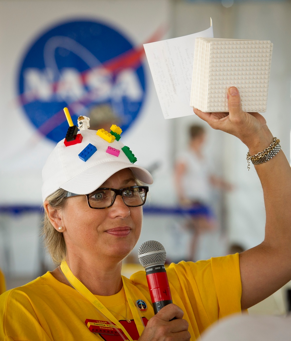 LEGO "Build The Future" Activity (201011010008HQ)