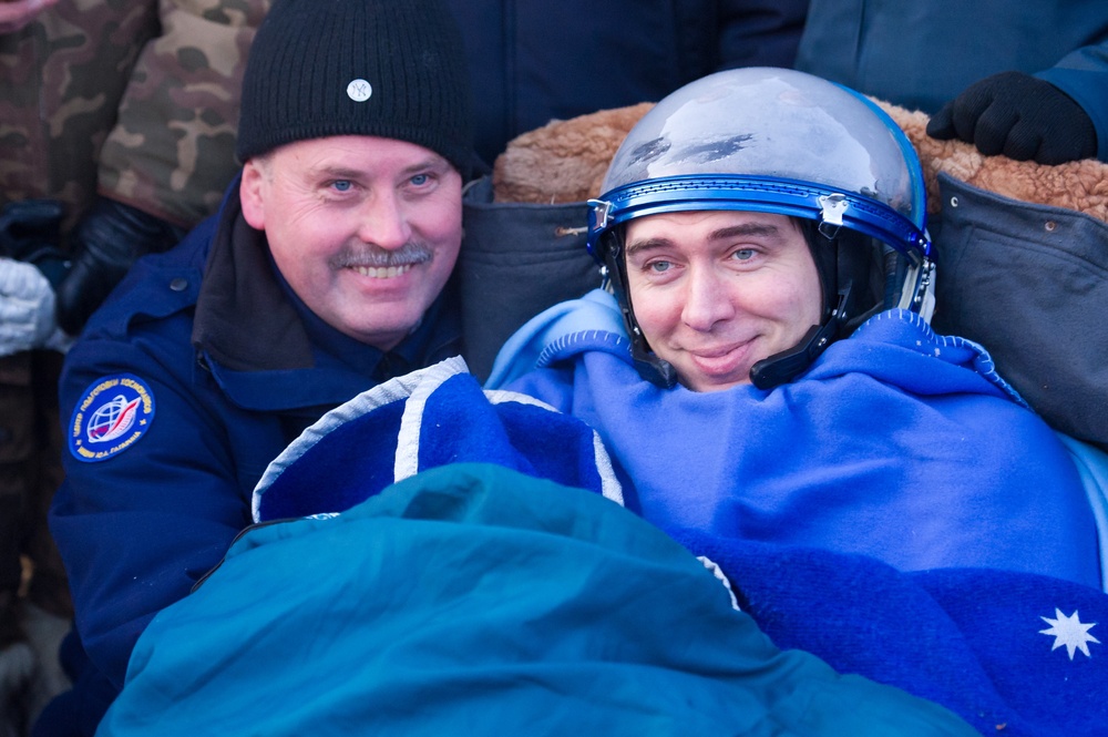 Expedition 29 Landing (201111220010HQ)