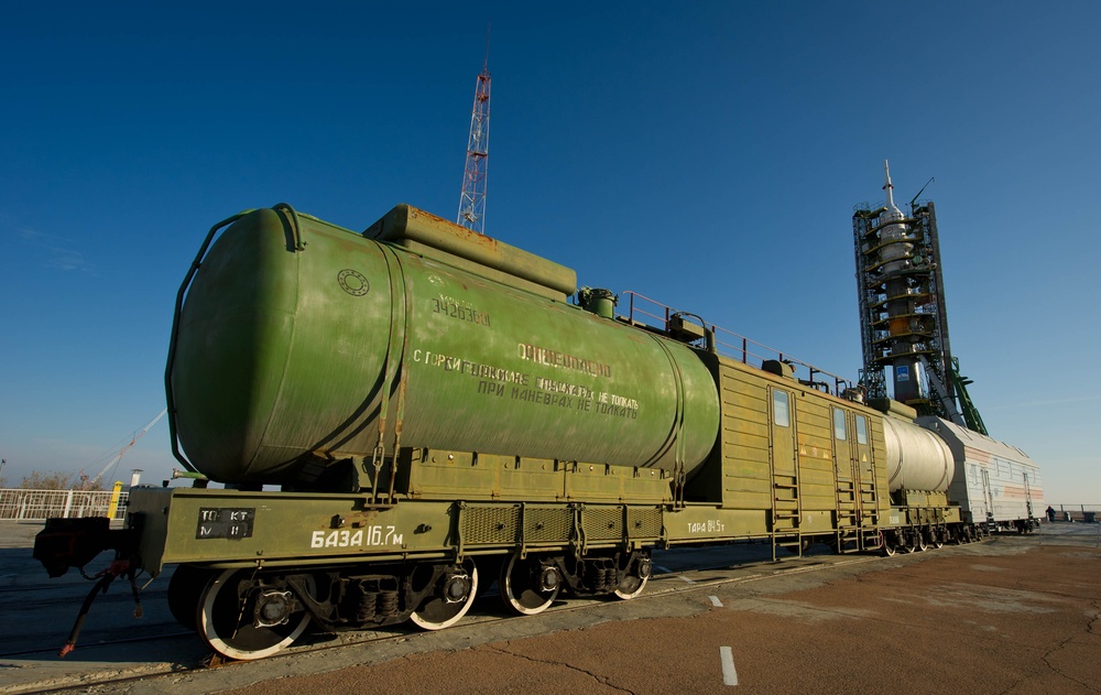 Expedition 29 Soyuz Rollout (201111110027HQ)