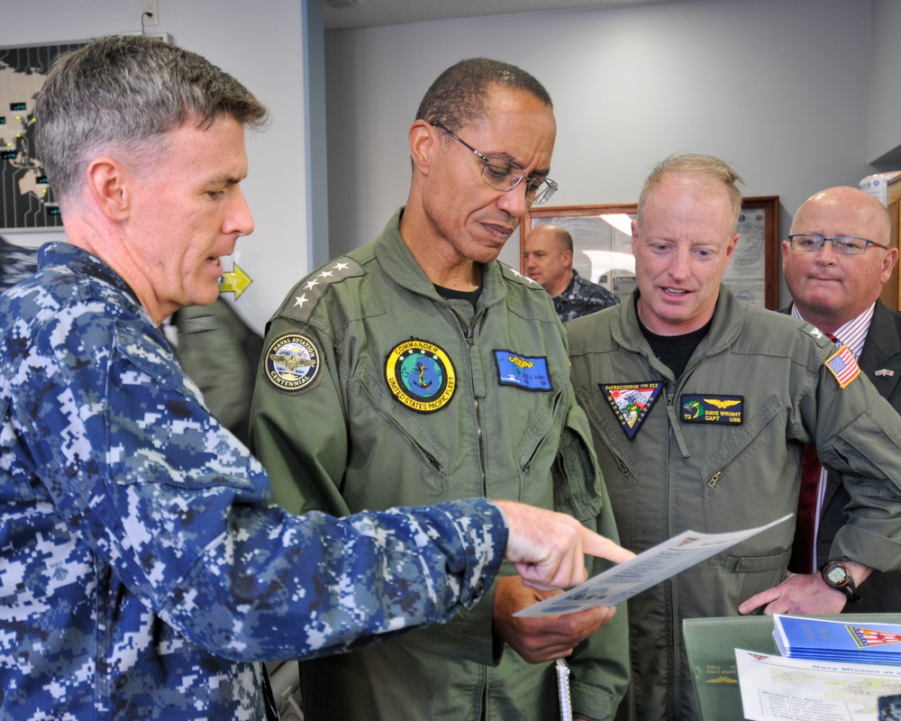 Commander, US PACFLT visits NAF Misawa