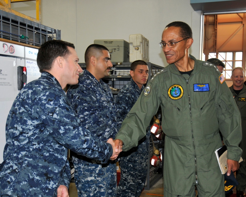 Commander, US PACFLT visits NAF Misawa