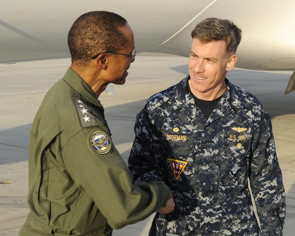 Commander, US PACFLT visits NAF Misawa