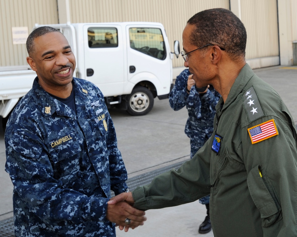 Commander, US PACFLT visits NAF Misawa