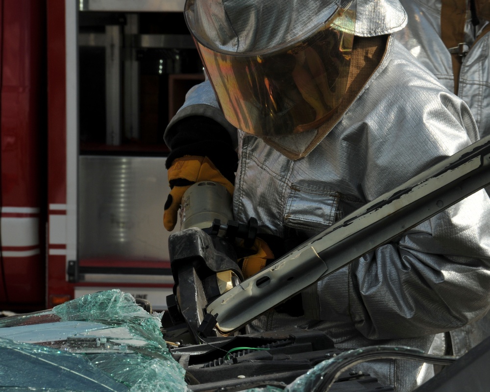 147th Reconnaissance Wing Fire Department conducts vehicle extrication training