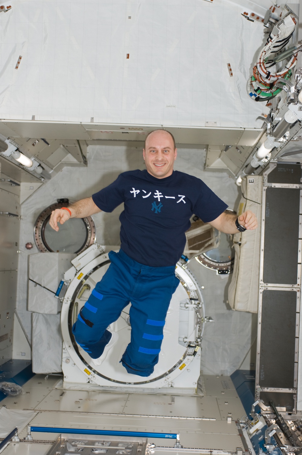 Reisman in Kibo module