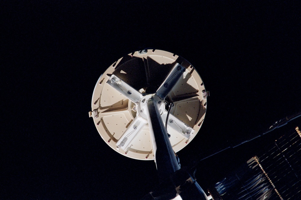 Back of Kurs antenna on Service Module/Zvezda solar array