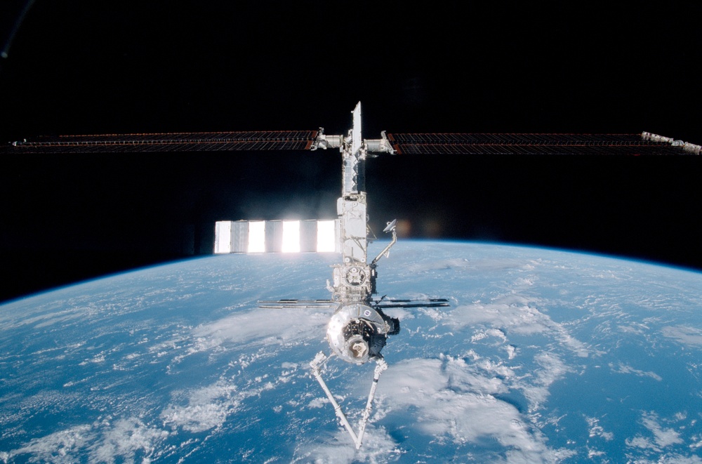 View of the ISS taken during final flyaround of STS-100