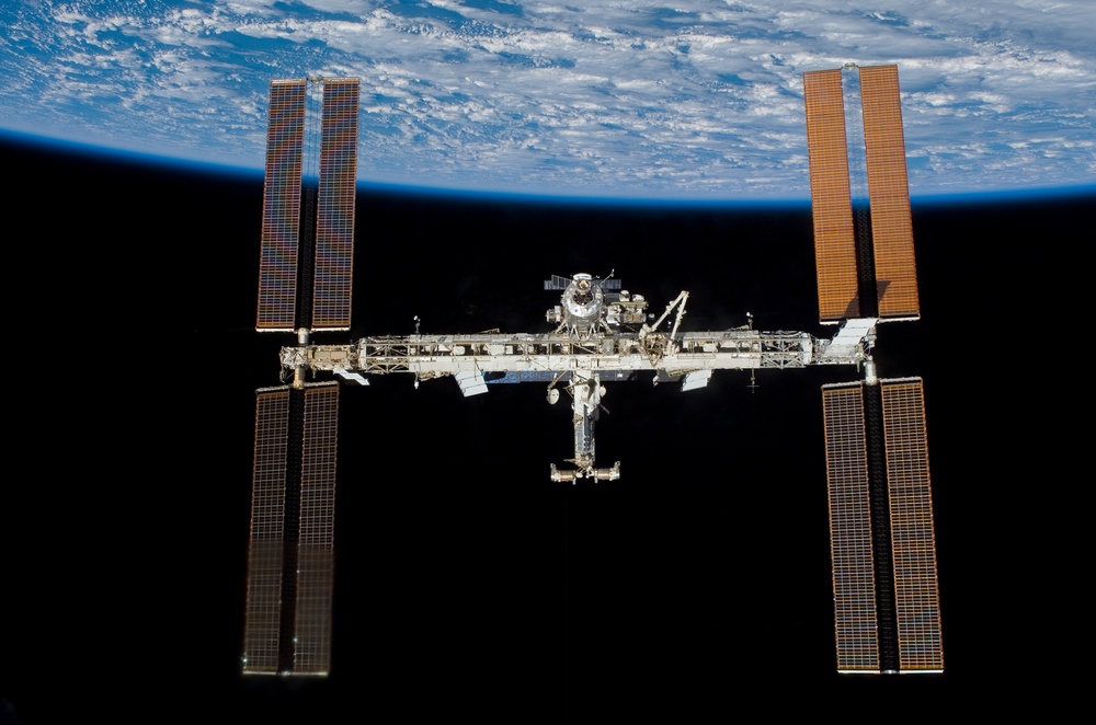 STS-117 Space Shuttle Atlantis leaves the ISS