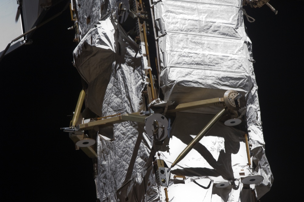 ISS Flyaround views from STS-128