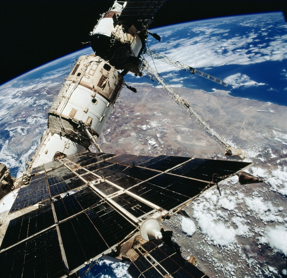 Mir Base Block and Kvant module