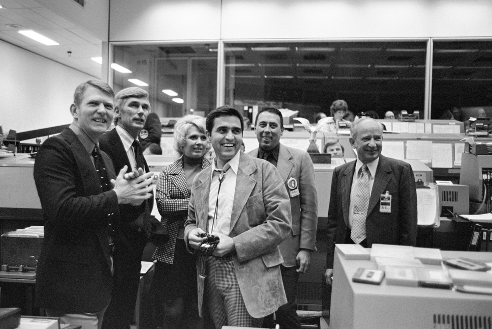 APOLLO 17 - FLAG DEDICATION