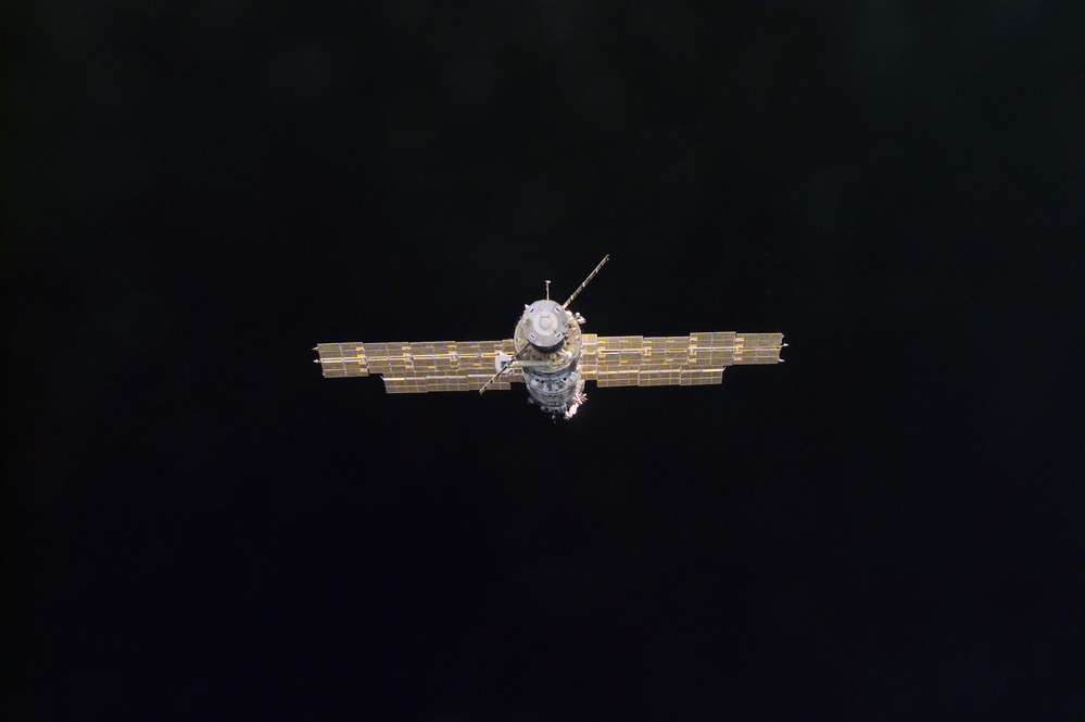 View of the ISS as Atlantis makes its closing fly around during STS-106