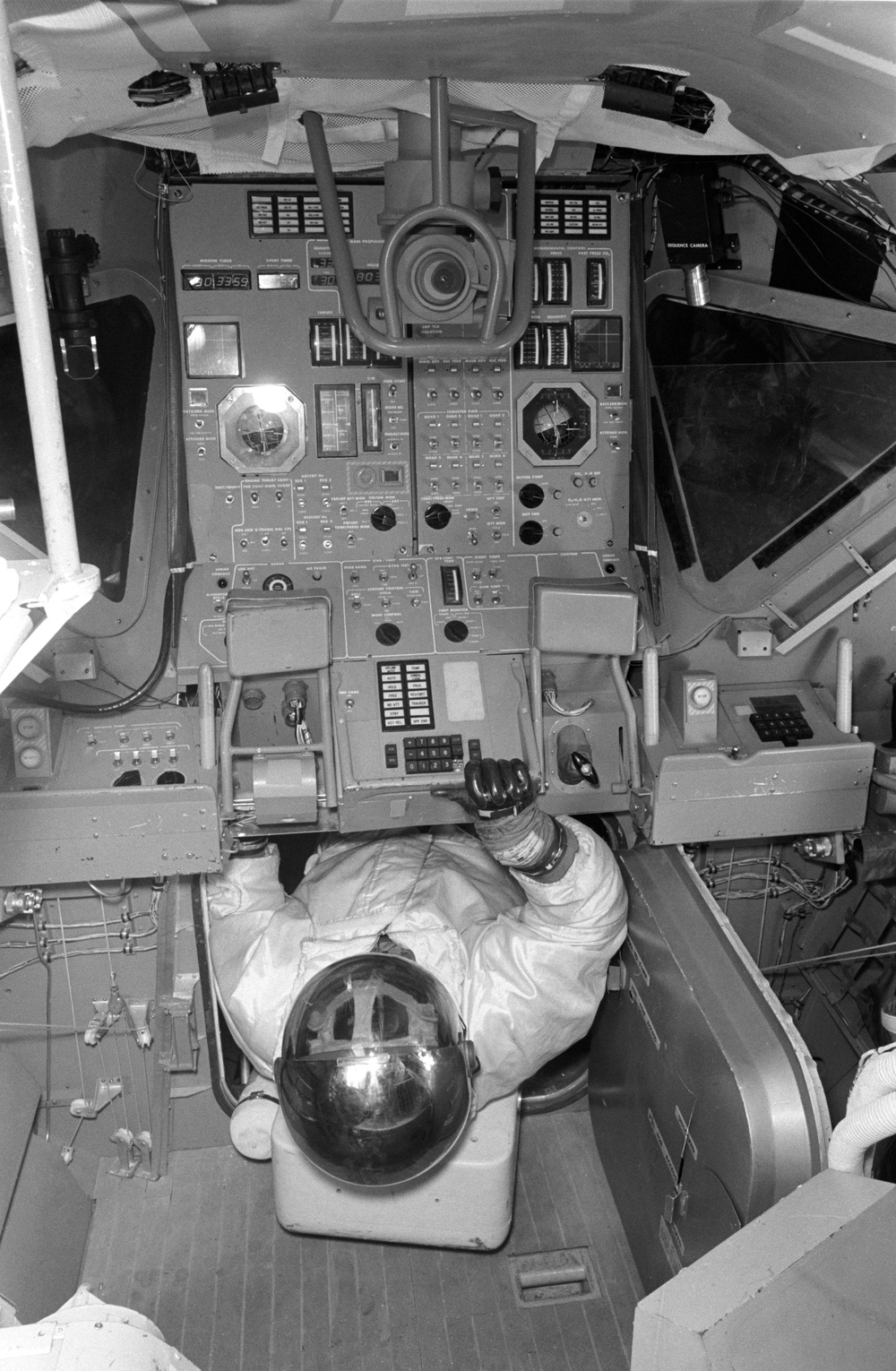 BLDG. 5 - INTERIOR TRAINING - LM PART TASK TRAINER