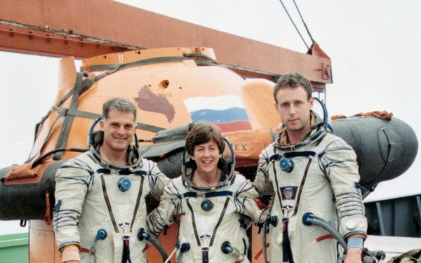 Dave Wolf and Wendy Lawrence training in Russia, also STS-86 on crawler