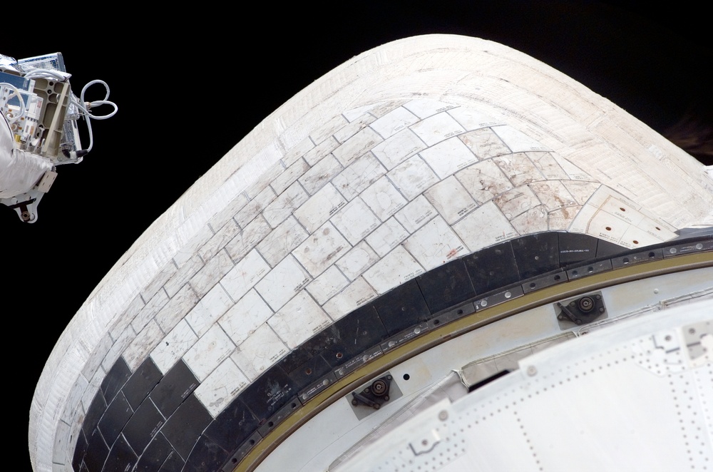 STS-114 orbiter Discovery's OMS pod