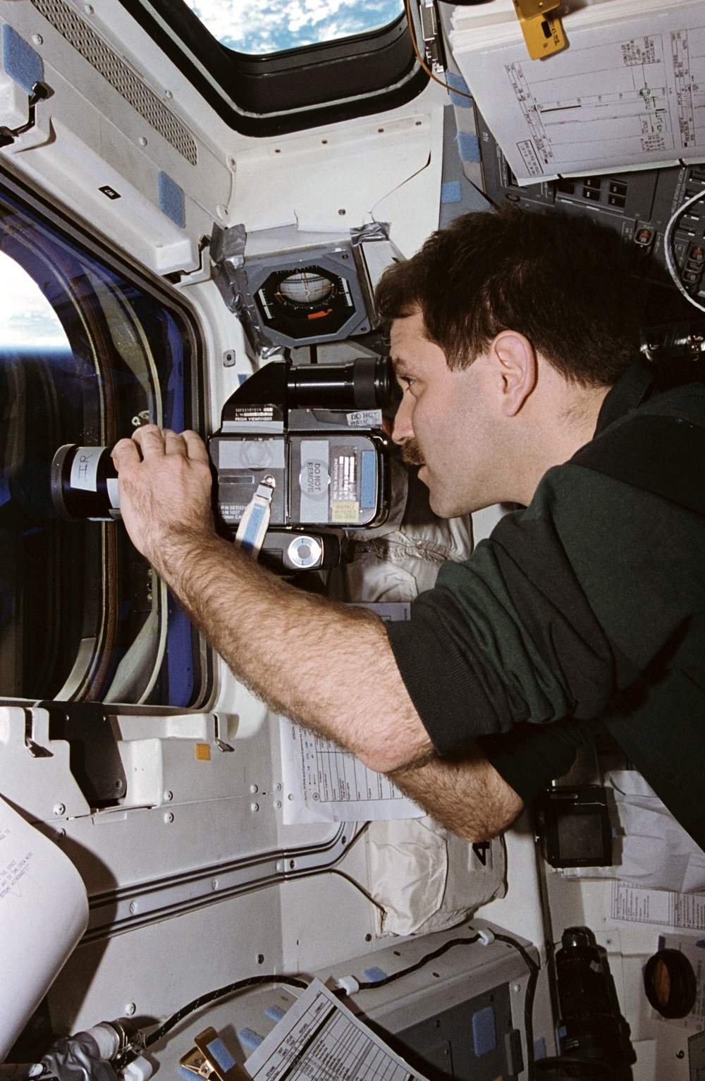 Crewmember activity in the flight deck