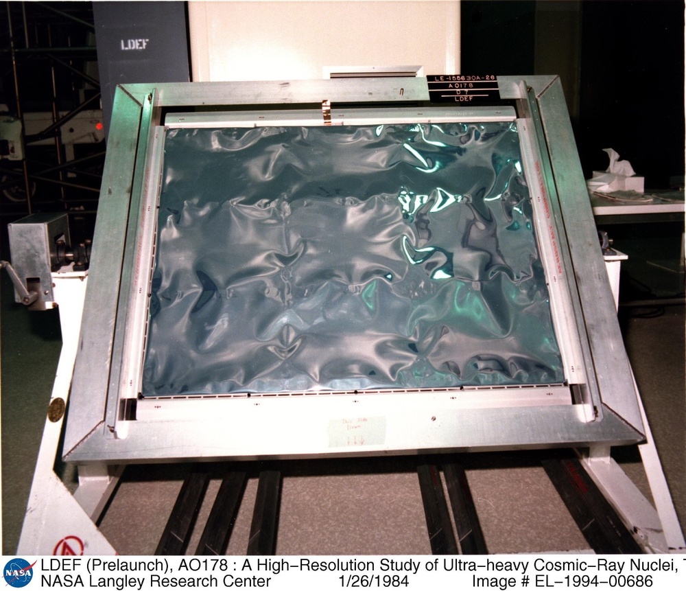 LDEF (Prelaunch), AO178 : A High-Resolution Study of Ultra-heavy Cosmic-Ray Nuclei, Tray D07