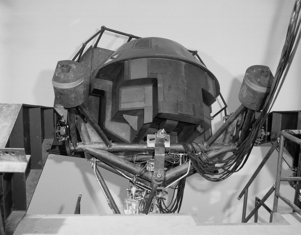 DYNAMIC CREW BLDG. 5 - PROCEDURES SIMULATOR - APOLLO