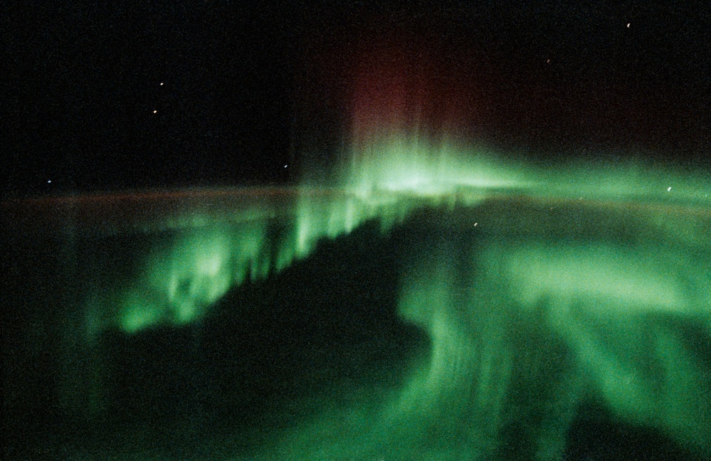 STS-47 views of the Aurora Australis