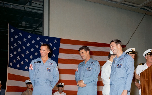 RECOVERY -  APOLLO 7 RECEPTION