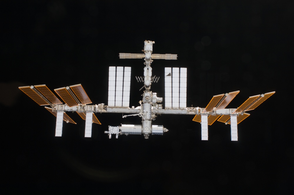Fly-around view of the ISS by the STS-127 crew