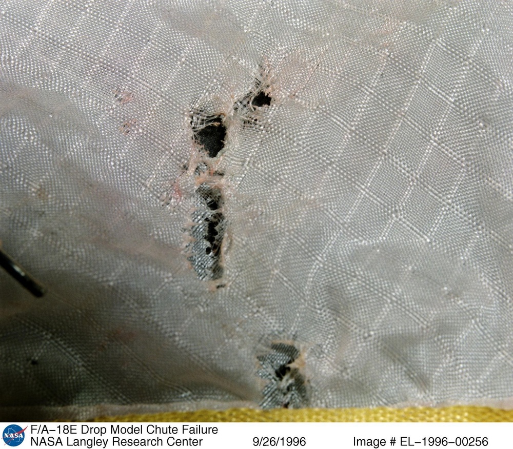 F/A-18E Drop Model Chute Failure