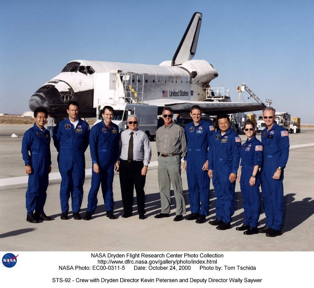 STS-92 - Crew with Dryden Director Kevin Petersen and Deputy Director Wally Saywer
