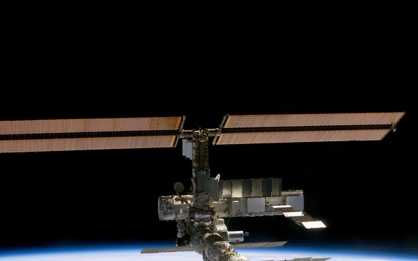 Flyaround view of ISS zenith aft and port sides