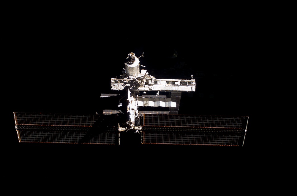 Flyaround view of ISS forward zenith side