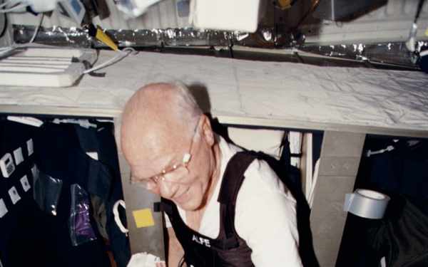 PTO - Parazynski performs blood draw on Glenn