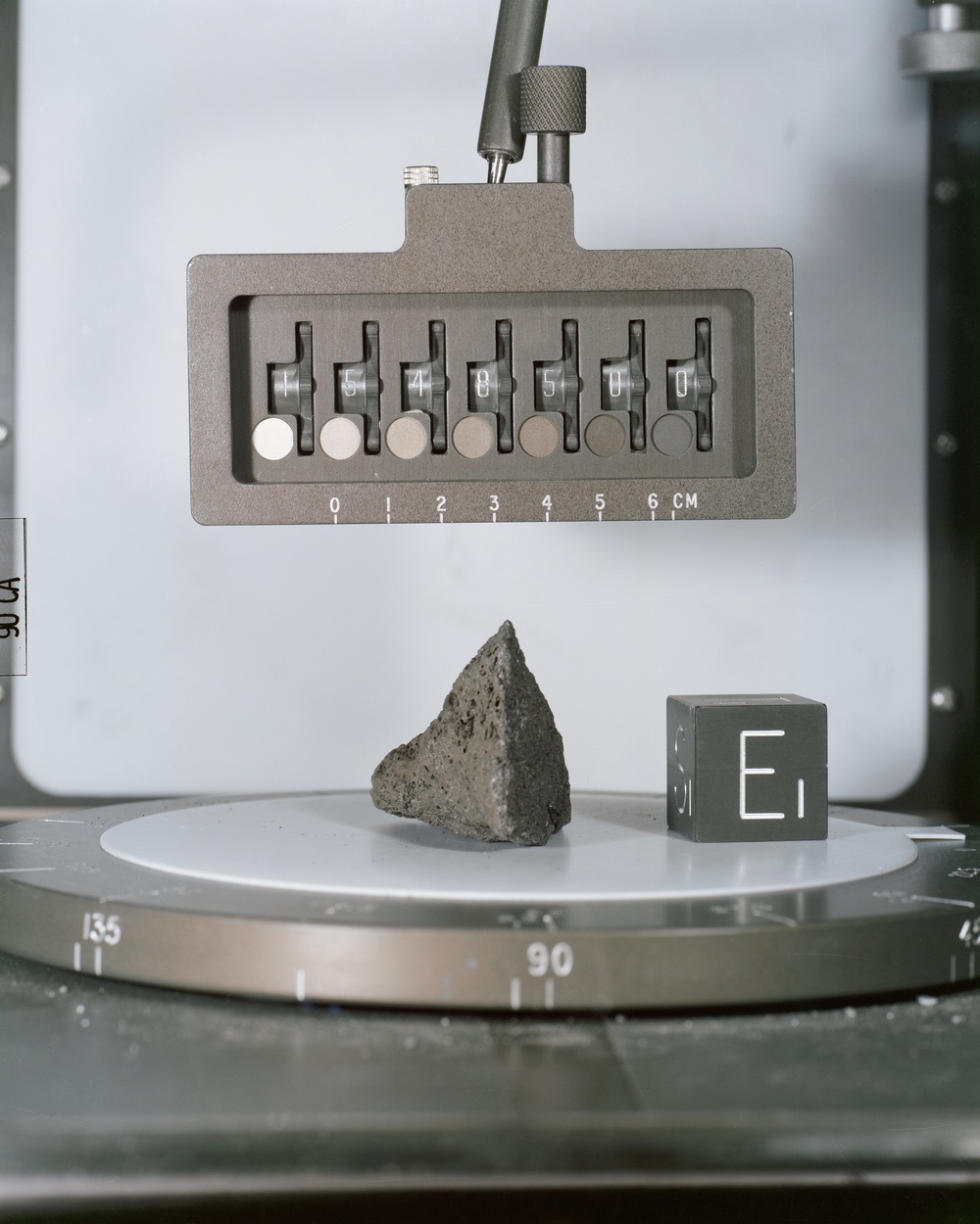 LUNAR SAMPLE - APOLLO 15 ROCK #15466