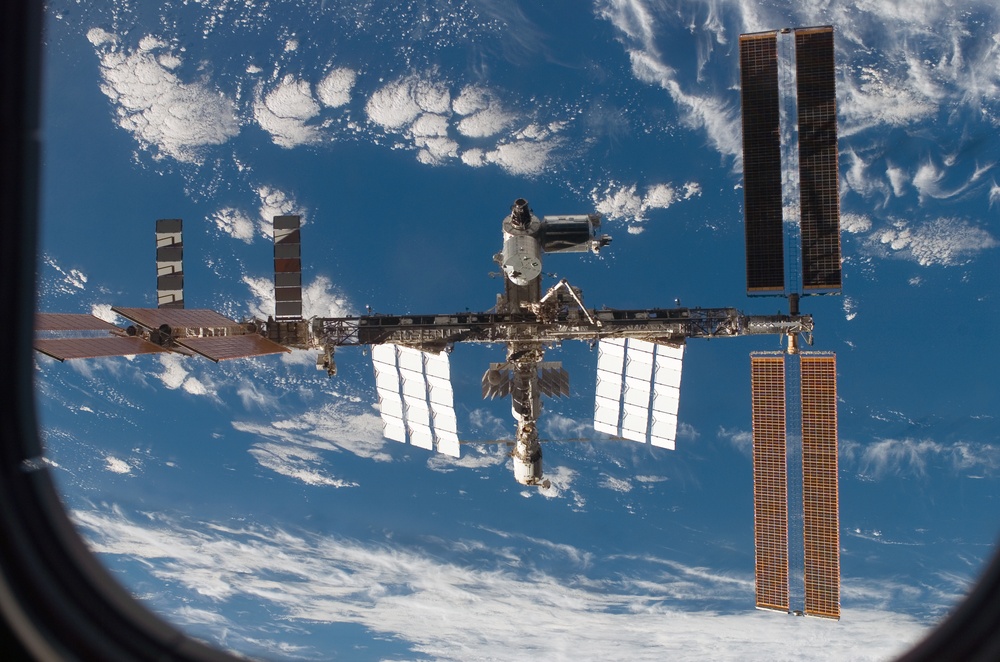 Flyaround view of the ISS taken from STS-123 Space Shuttle Endeavor