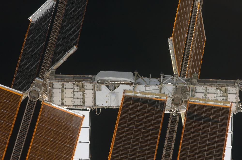 ISS during arrival of STS-127 Space Shuttle Endeavour