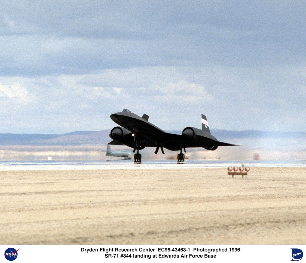SR-71 Tail #844 Landing at Edwards Air Force Base