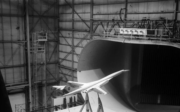 SST model in Full Scale Tunnel