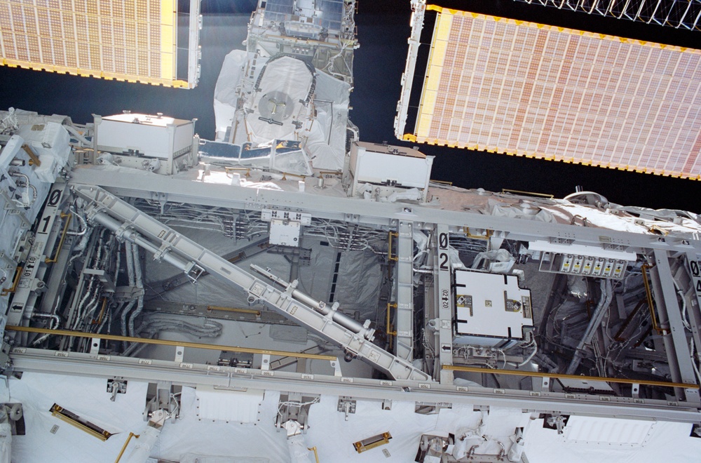 View of the center of the S0 Truss taken during the fourth EVA of STS-110