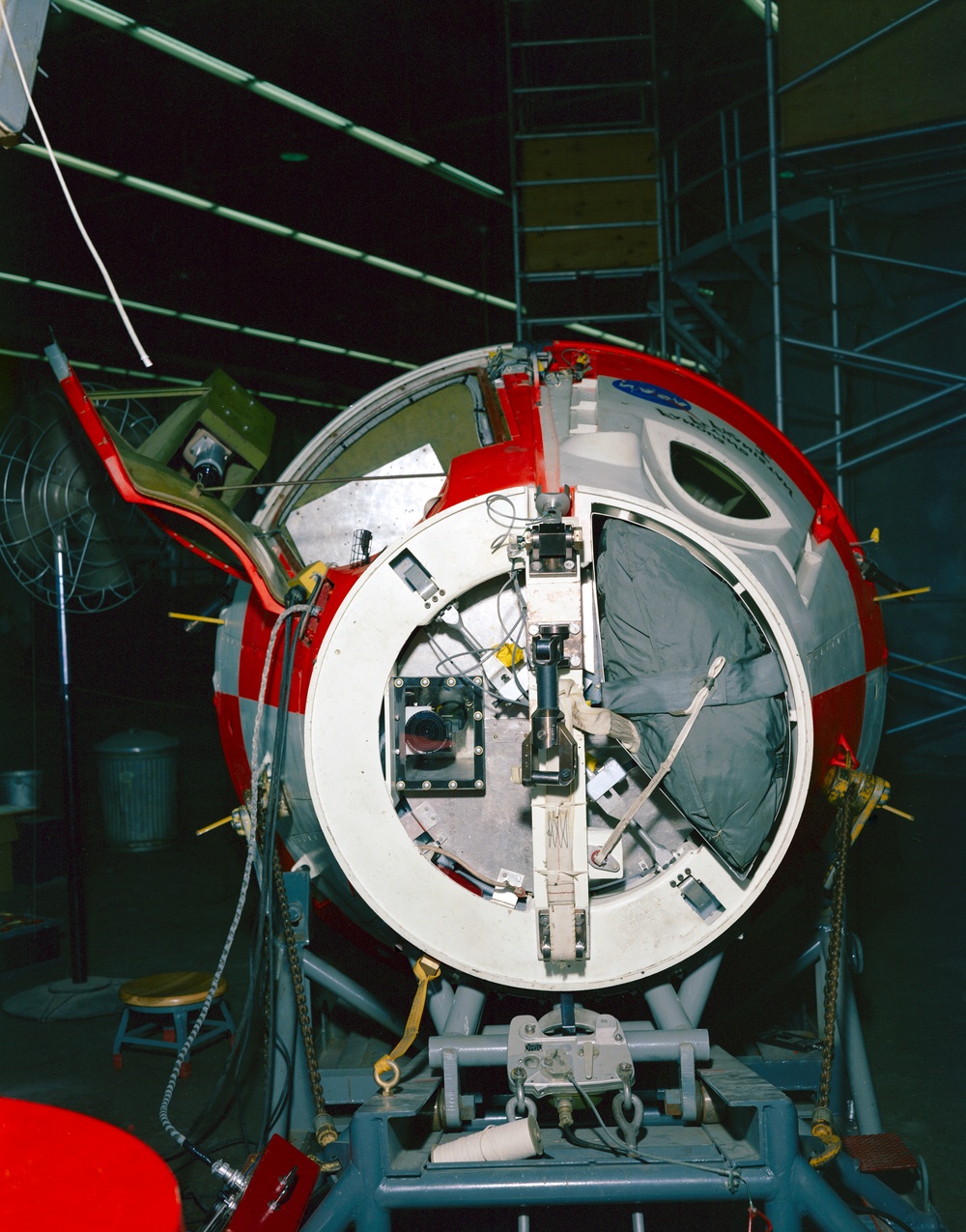 BUILD UP OF GEMINI VEHICLE FOR PARA-SAIL LANDING RRT TEST #5