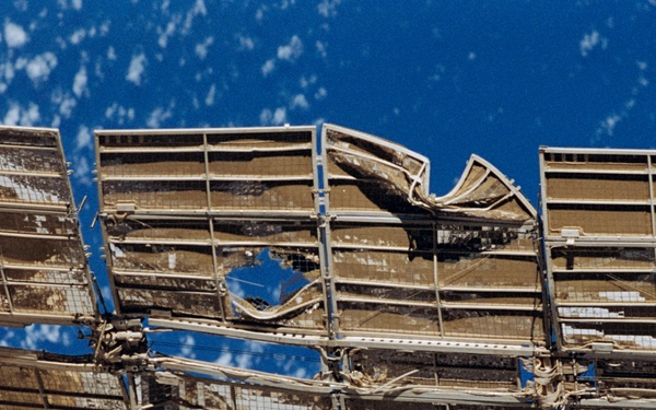 Survey views of the Mir space station