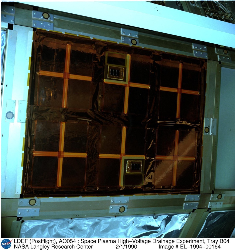 LDEF (Postflight), AO054 : Space Plasma High-Voltage Drainage Experiment, Tray B04