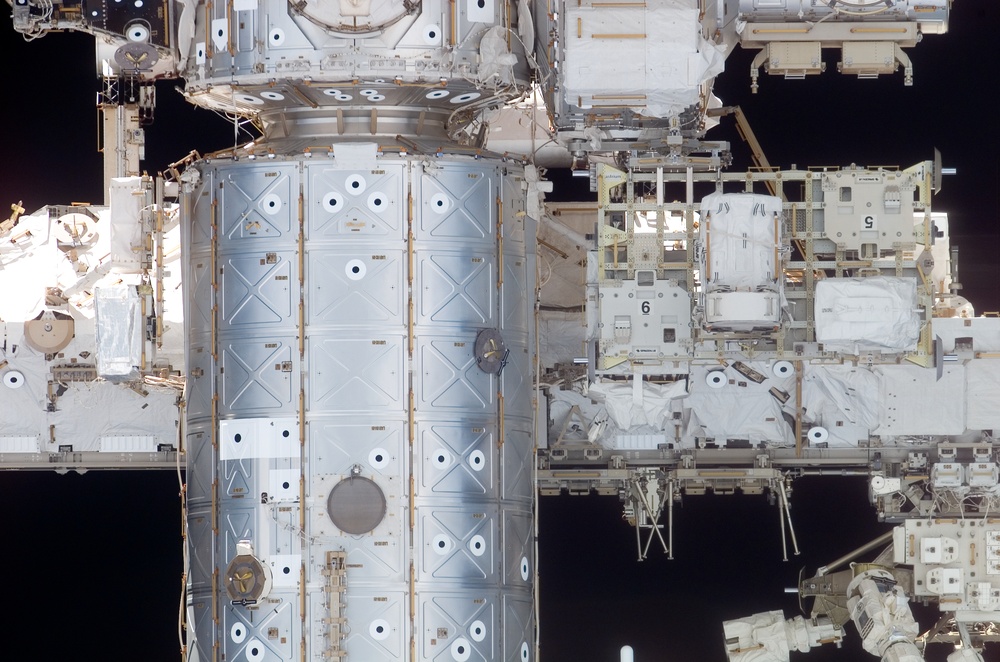 S0 Truss,U.S. Laboratory,and Node 1 on the ISS during STS-117 Mission