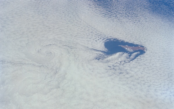 GEMINI-V - EARTH-SKY - (70mm Hasselblad) - OUTER SPACE