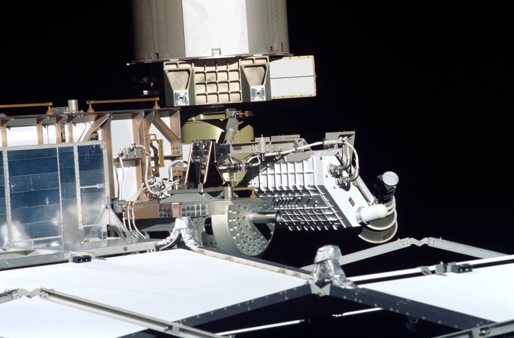 DVIDS - Images - A PV Radiator, Mast Canister and SASA for the P6 Truss ...